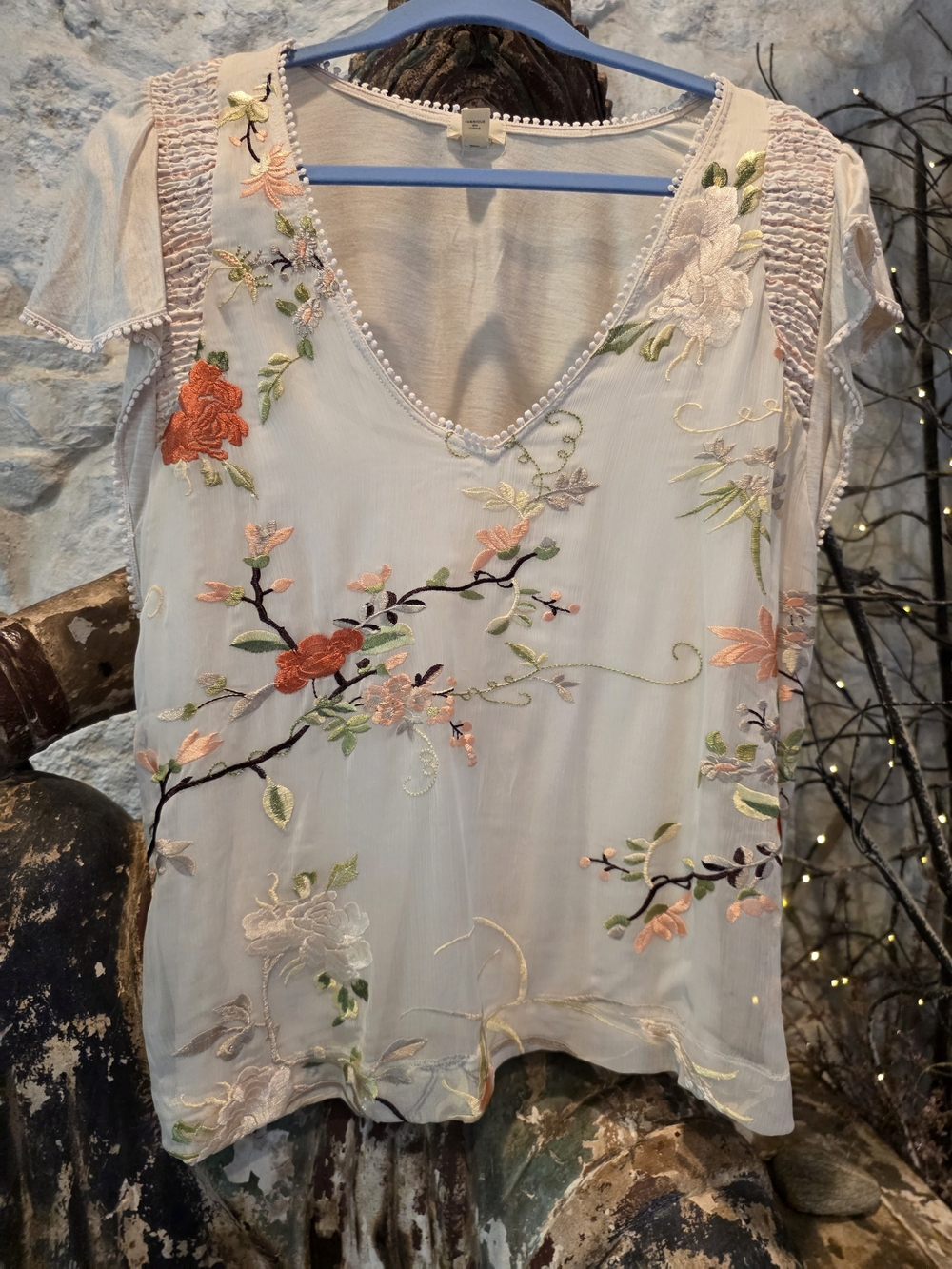 Anthropologie, Tiny Ivory Embroidered Floral V-Neck Women's Blouse